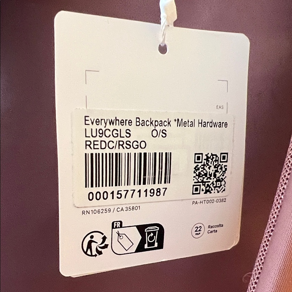 Lululemon Everywhere Backpack 22L
Metal Hardware - Picture 7 of 17